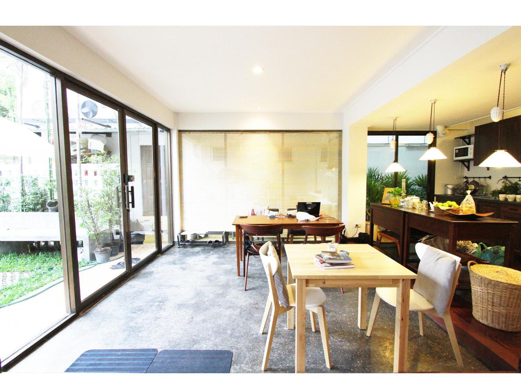 Asrama House 23 *
